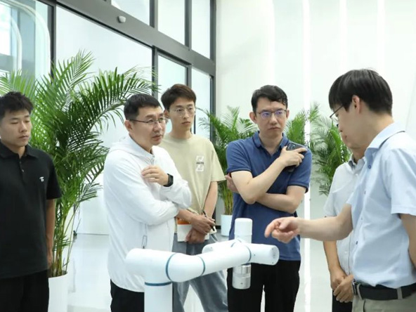 國家重點(diǎn)研發(fā)計劃“診療裝備與生物醫(yī)用材料”重點(diǎn)專項“經(jīng)口入路微創(chuàng)顱頜面外科智能手術(shù)機(jī)器人系統(tǒng)”2023年中期總結(jié)會圓滿召開